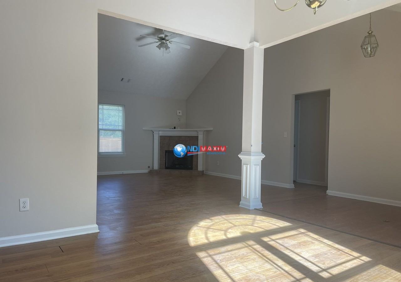 1585 Stephens Pond Vw - Photo 3 of 19