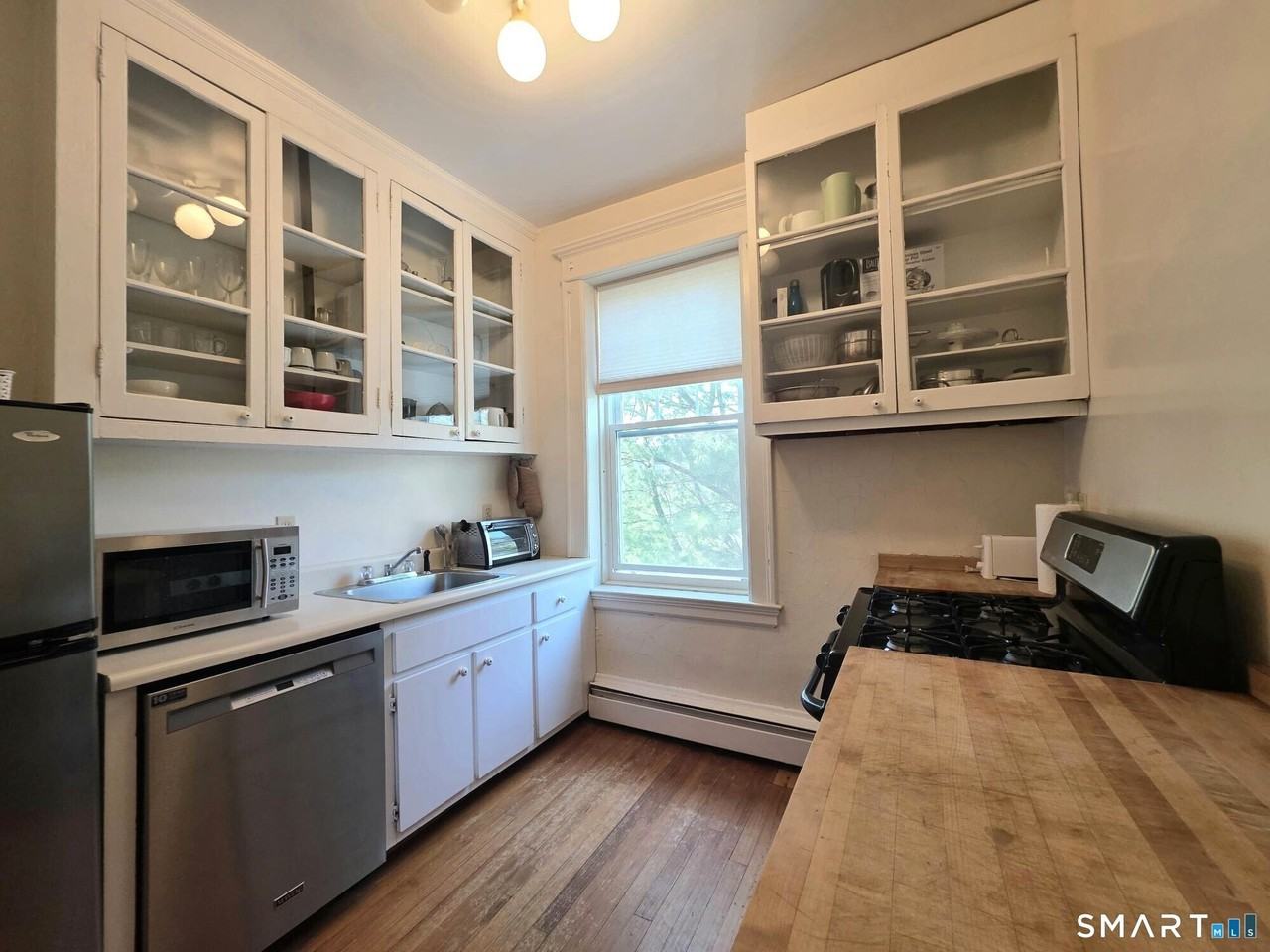 548 Orange St #304 - Photo 7 of 10