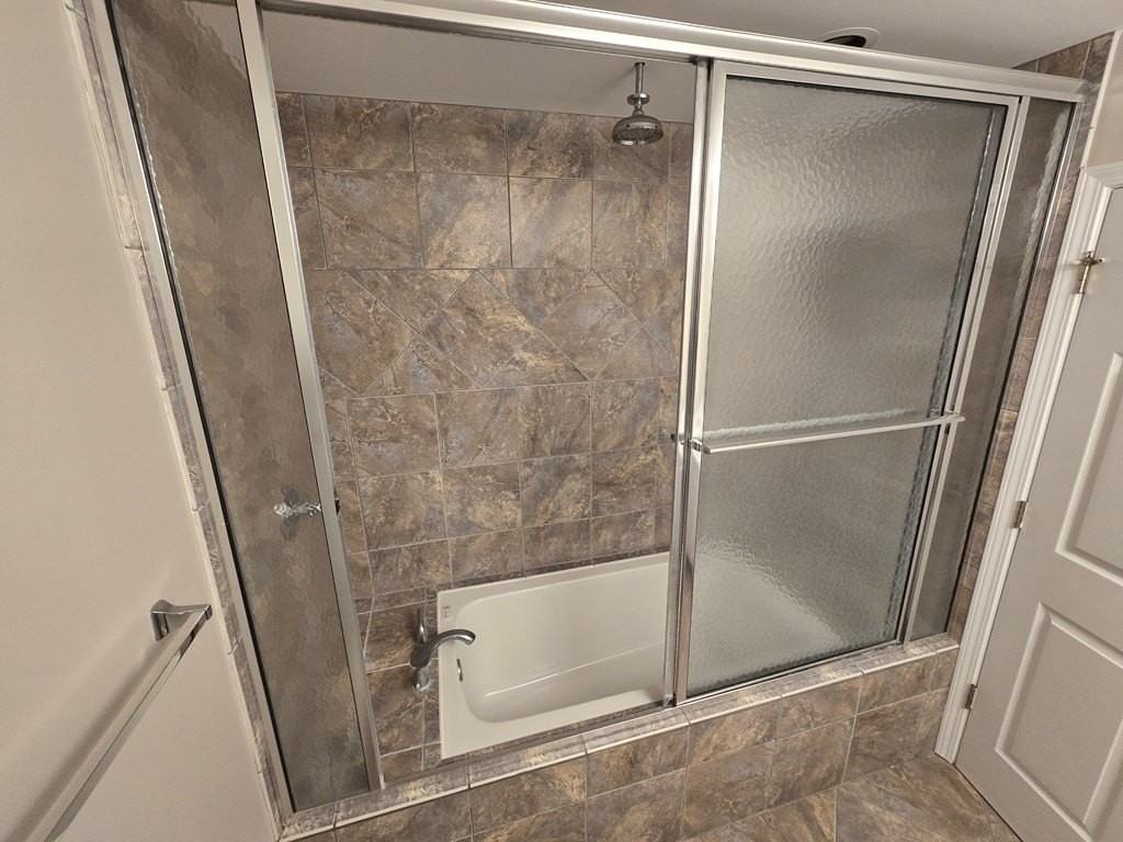 110 N Idlewild Path - Photo 7 of 8