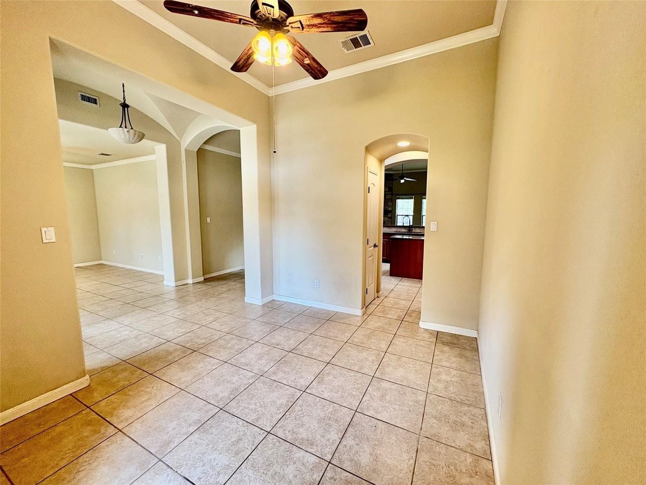 15210 Falcon Dr - Photo 6 of 32