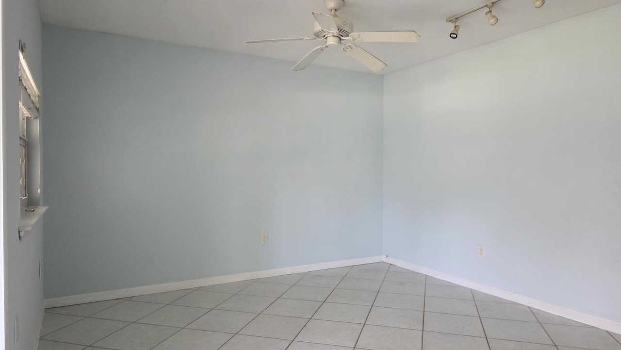 1125 S Ocean Dr - Photo 5 of 9