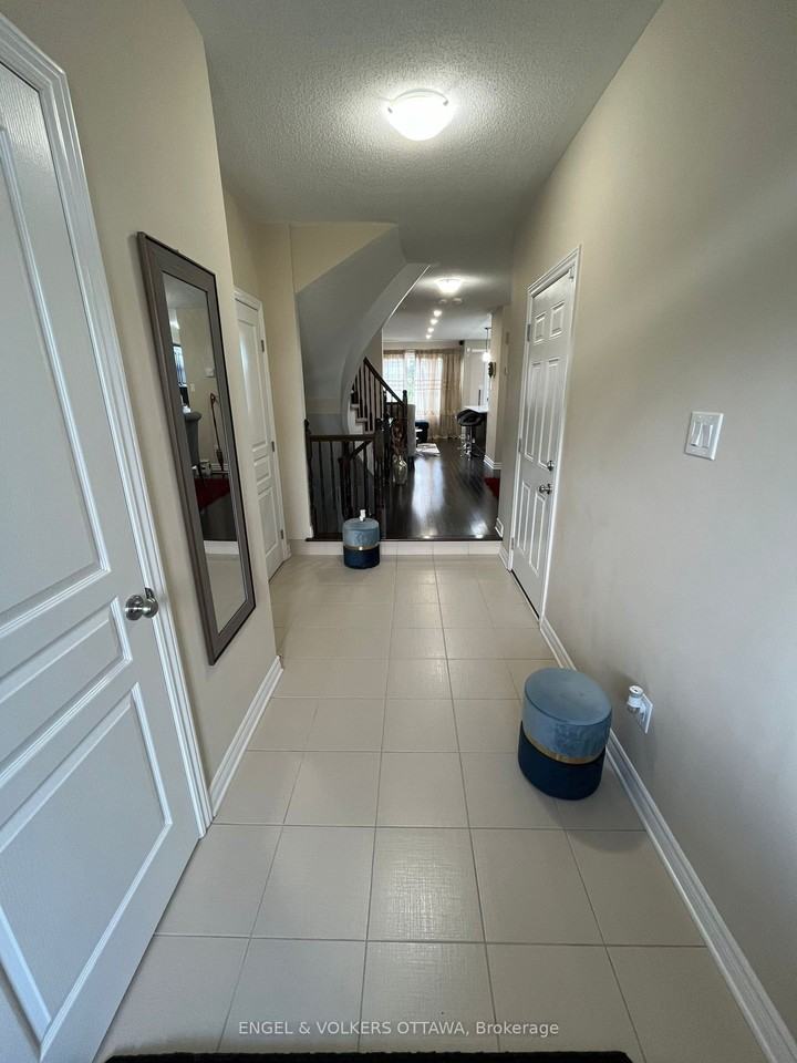 440 Barrick Hill Rd - Photo 3 of 31