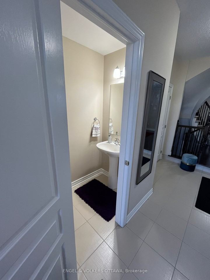 440 Barrick Hill Rd - Photo 4 of 31