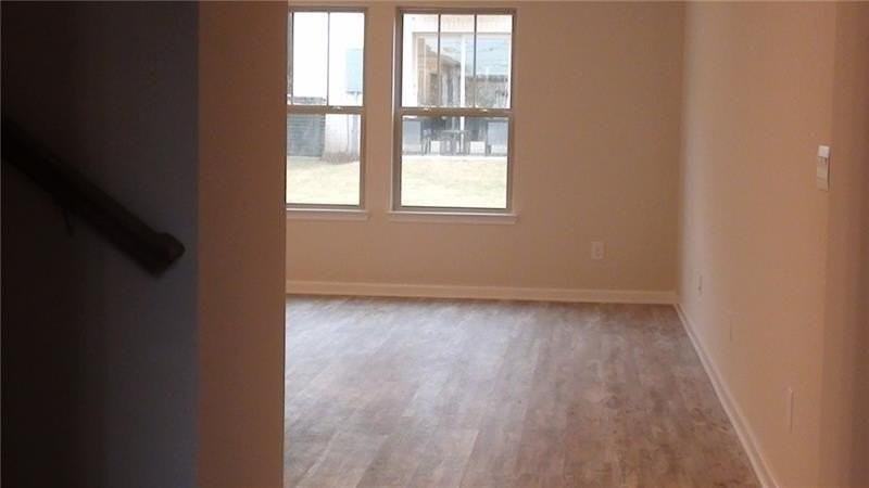 1174 Arrowlake Rd - Photo 7 of 39