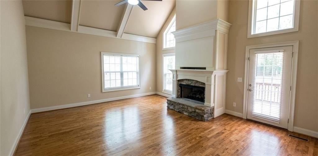 606 Lakeshore Ct - Photo 4 of 31