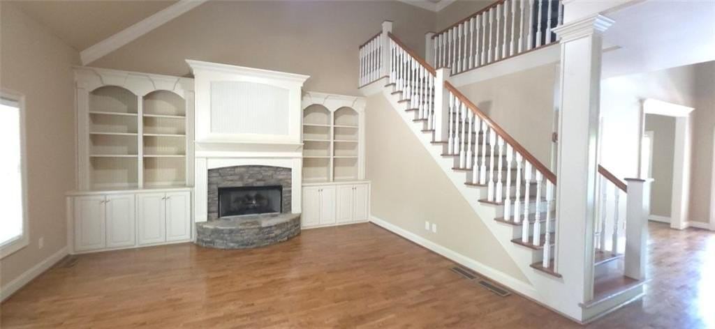606 Lakeshore Ct - Photo 5 of 31