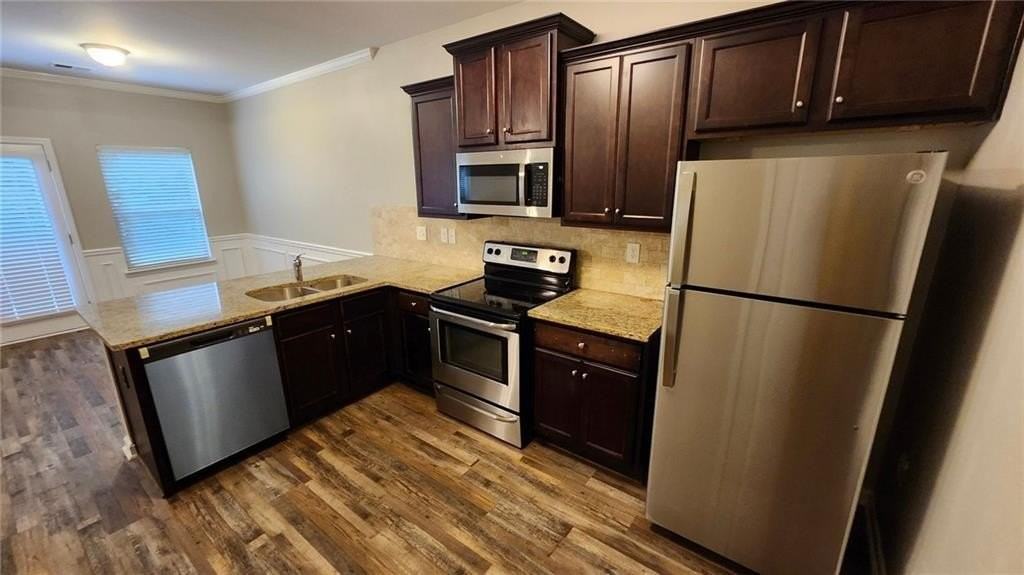 4680 Ravenwood Loop - Photo 2 of 12