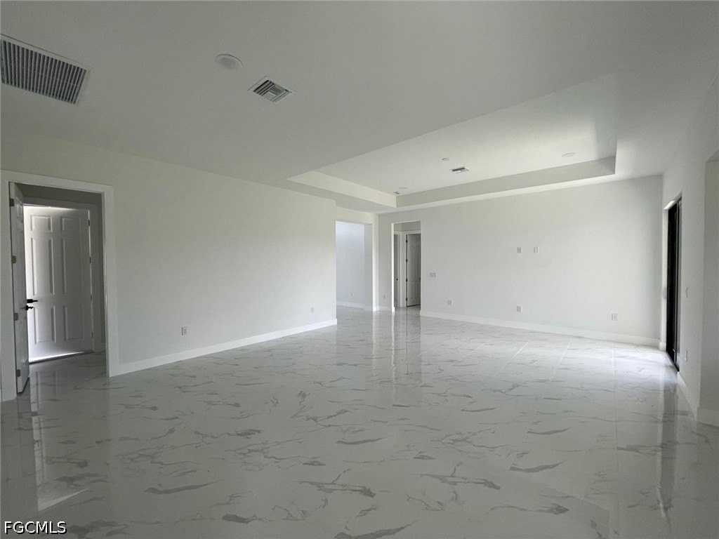 1319 Nw 15th Ave - Photo 5 of 16