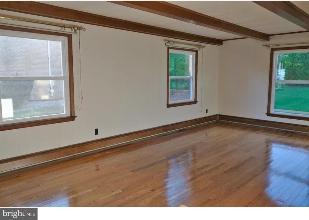 214 Valley Rd - Photo 4 of 23
