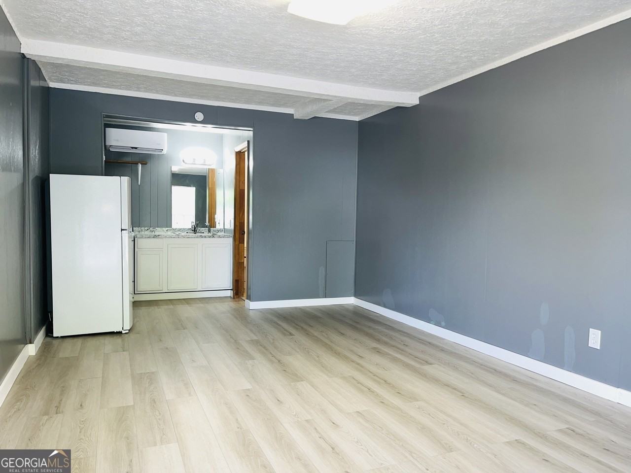 128 S Main Ave #07 - Photo 3 of 8