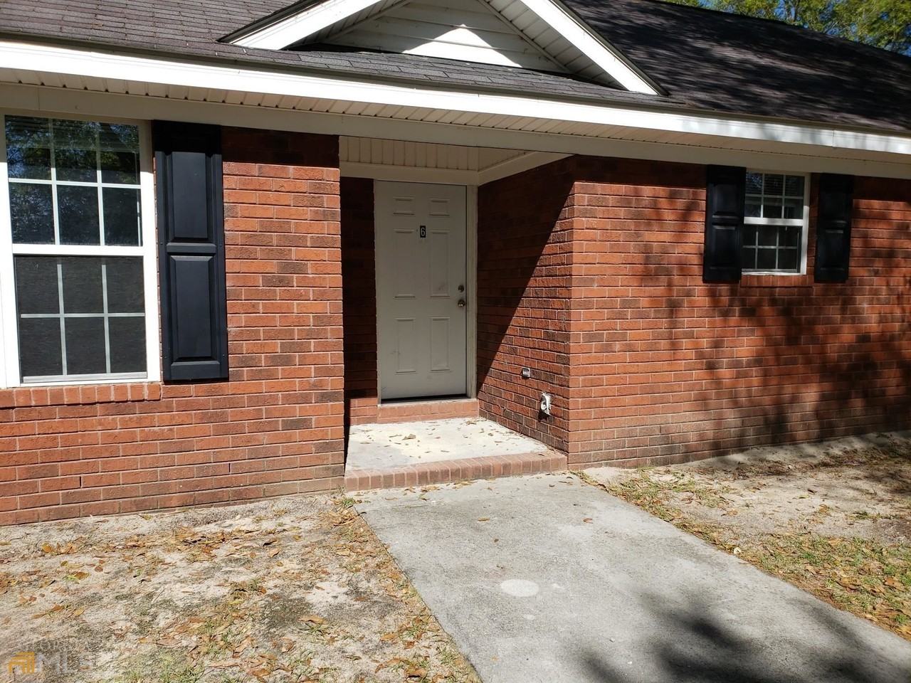308 E Lee St #06 - Photo 2 of 12