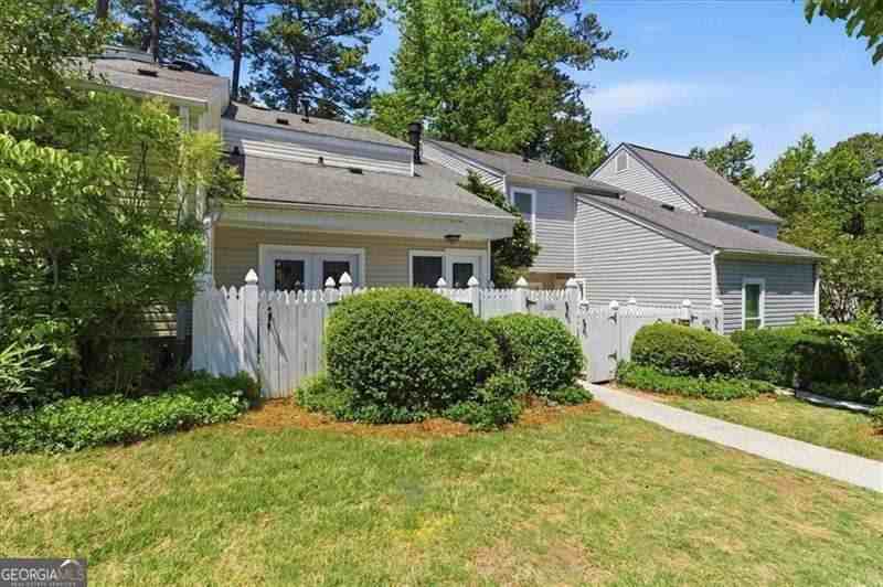 2696 Greentree Dr Se - Photo 2 of 34