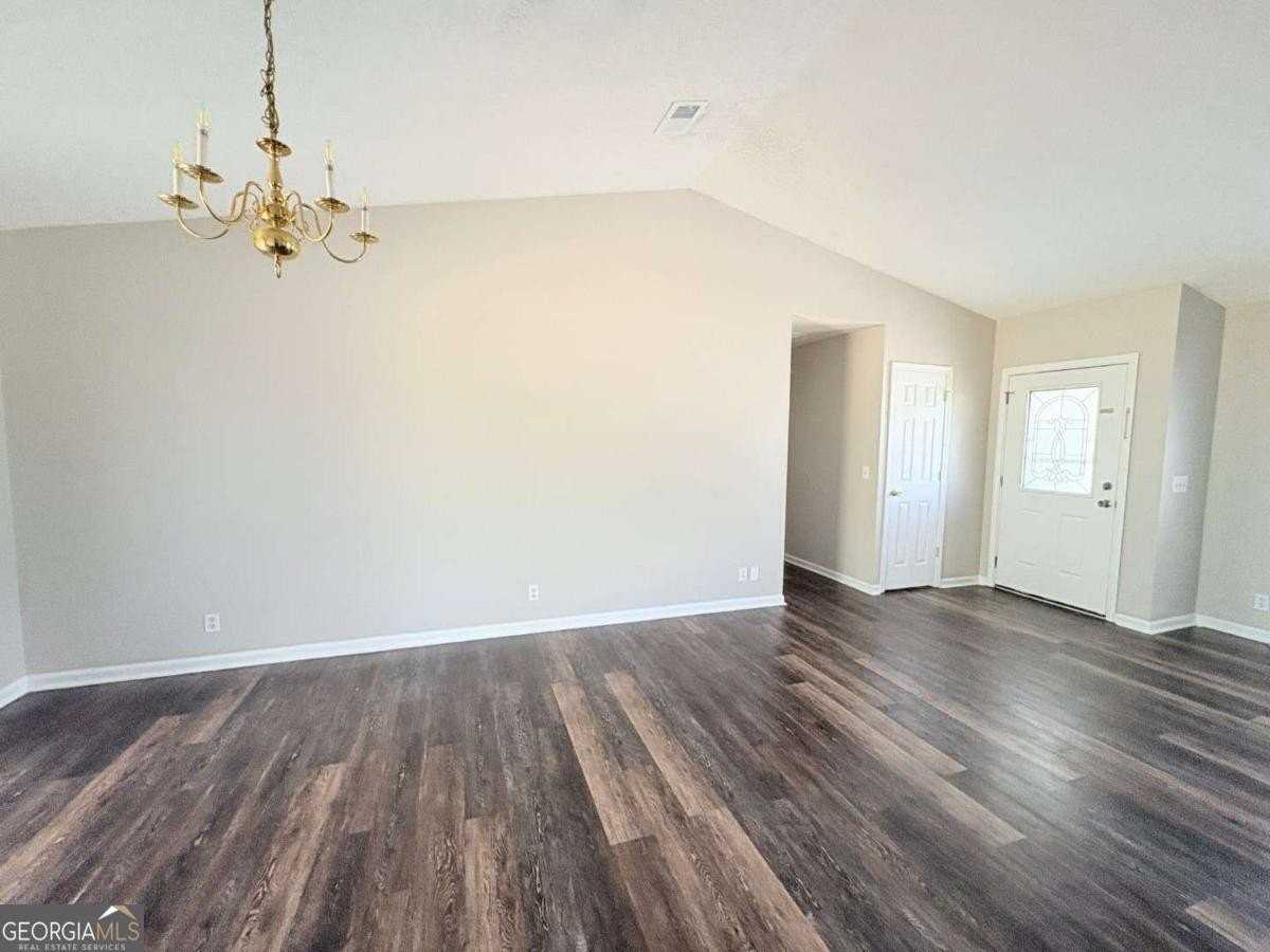142 Woodvalley Ct - Photo 7 of 50
