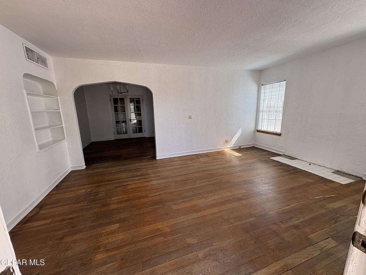 3701 Jackson Ave - Photo 6 of 25
