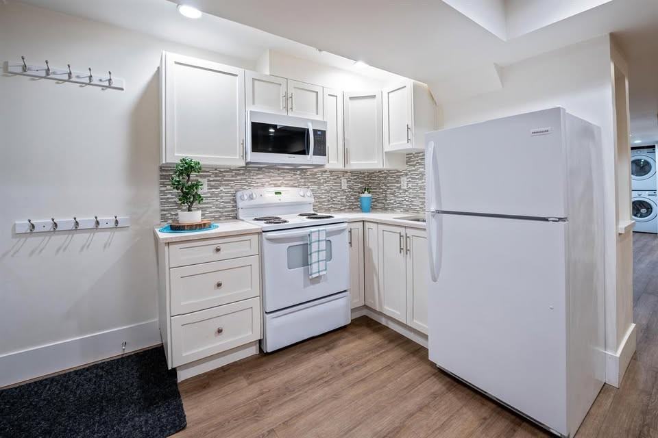 24346 101A Avenue #Bsmt - Photo 2 of 8