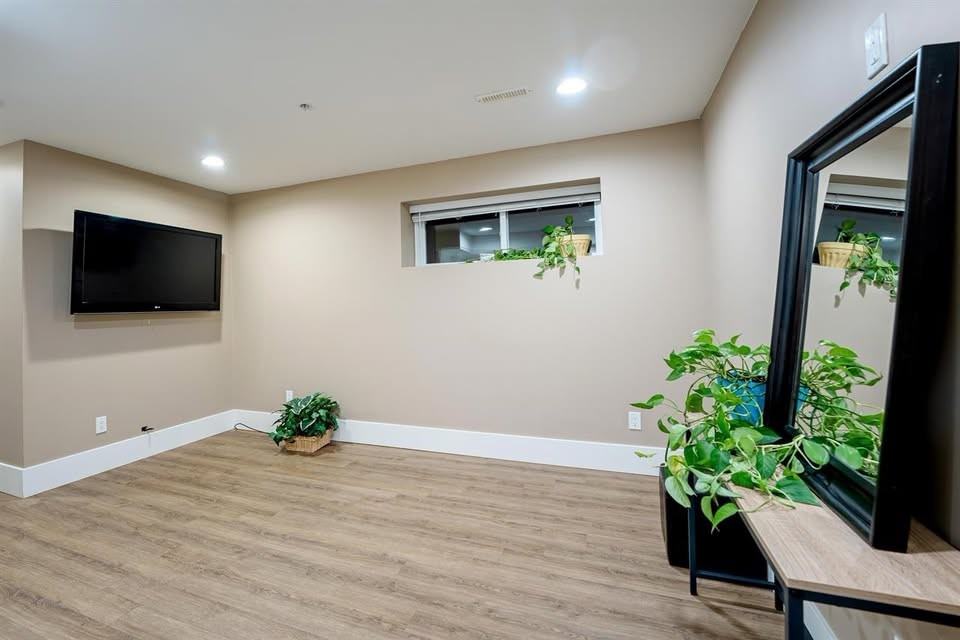 24346 101A Avenue #Bsmt - Photo 4 of 8