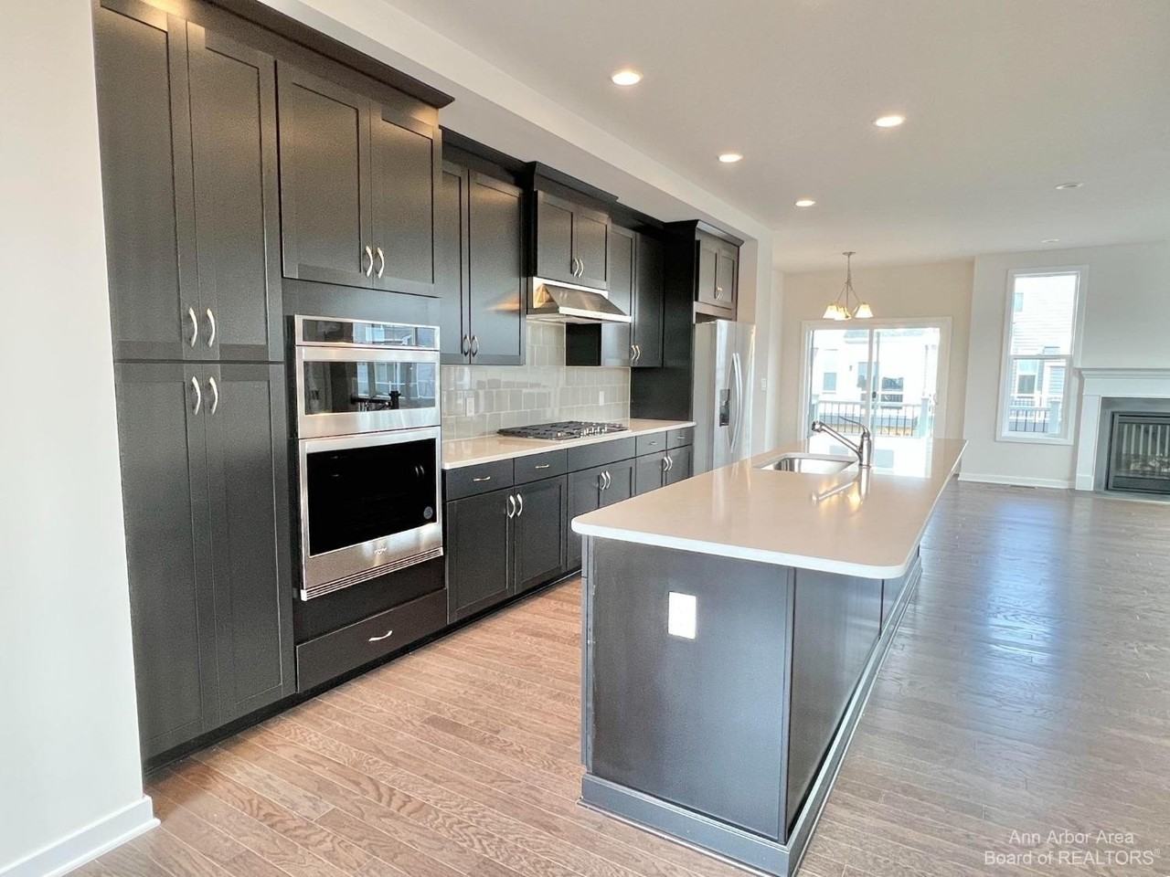 2875 Rayfield Ave - Photo 3 of 27
