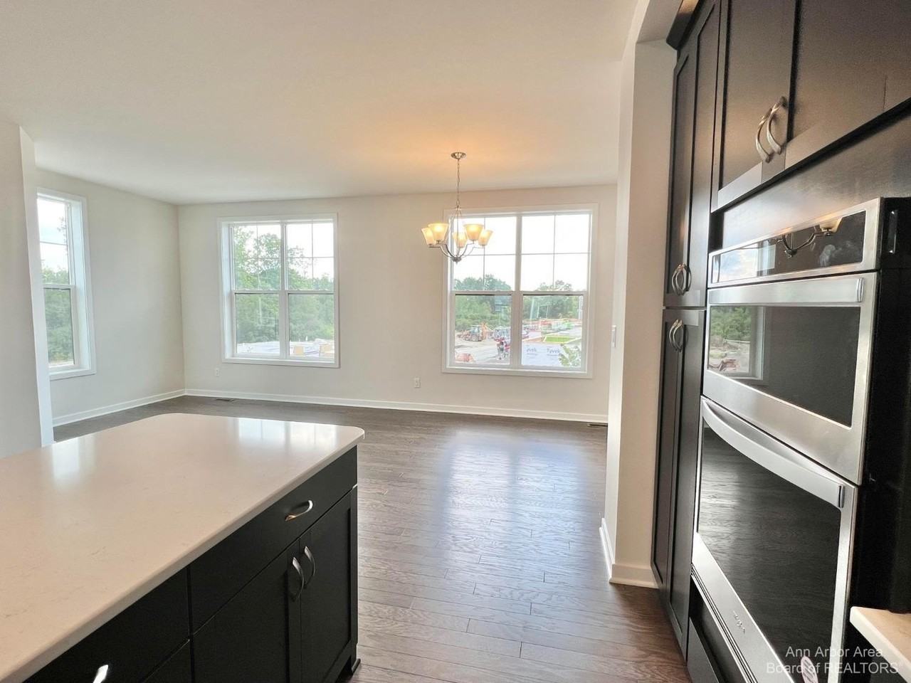2875 Rayfield Ave - Photo 6 of 27