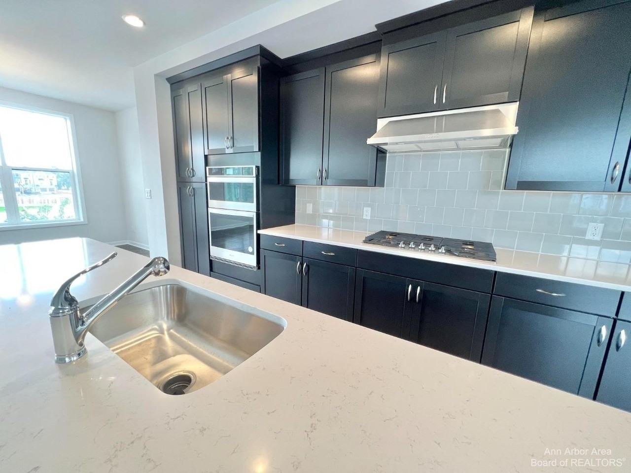 2875 Rayfield Ave - Photo 7 of 27