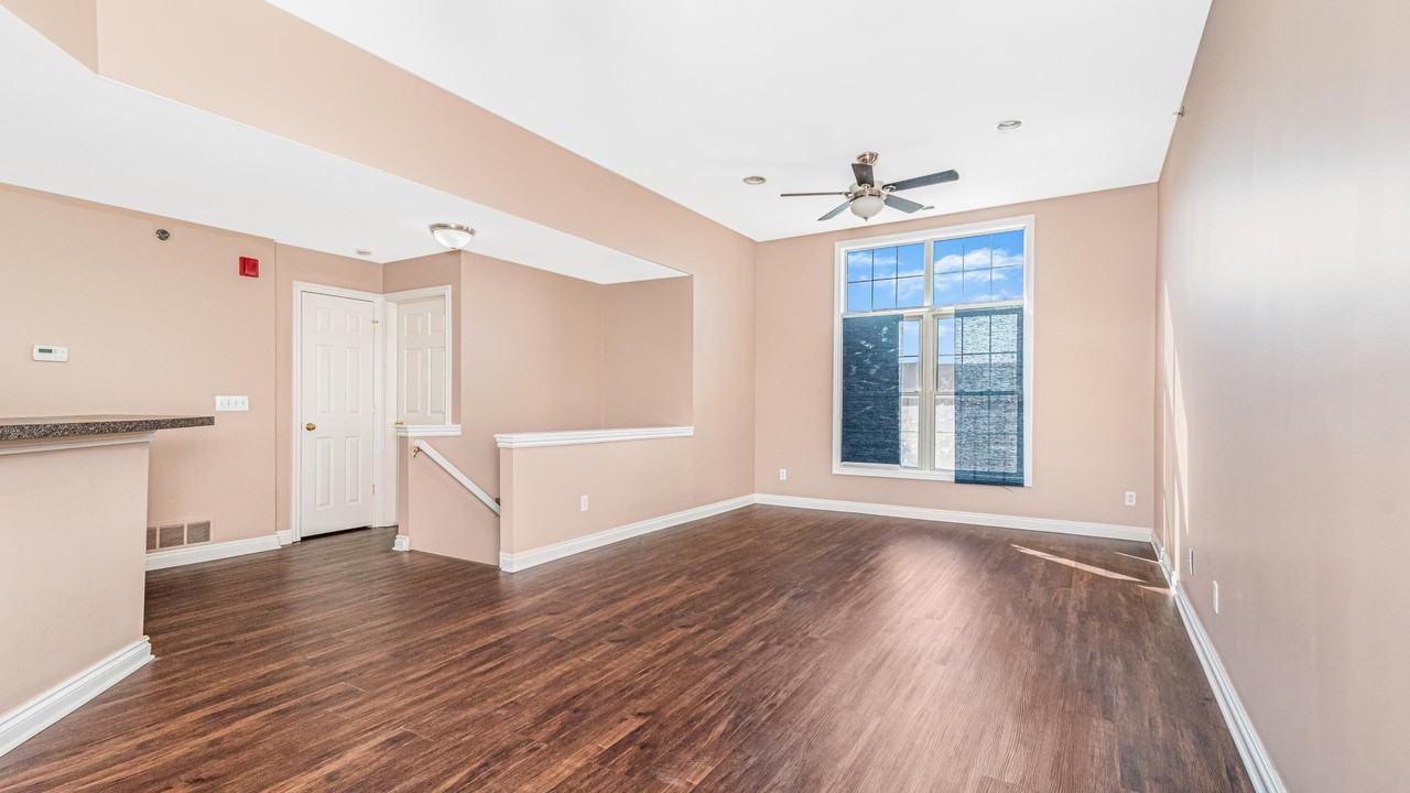 45605 Graystone Ln - Photo 3 of 20