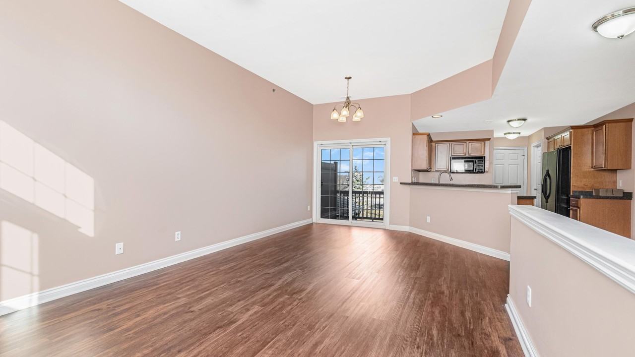 45605 Graystone Ln - Photo 4 of 20