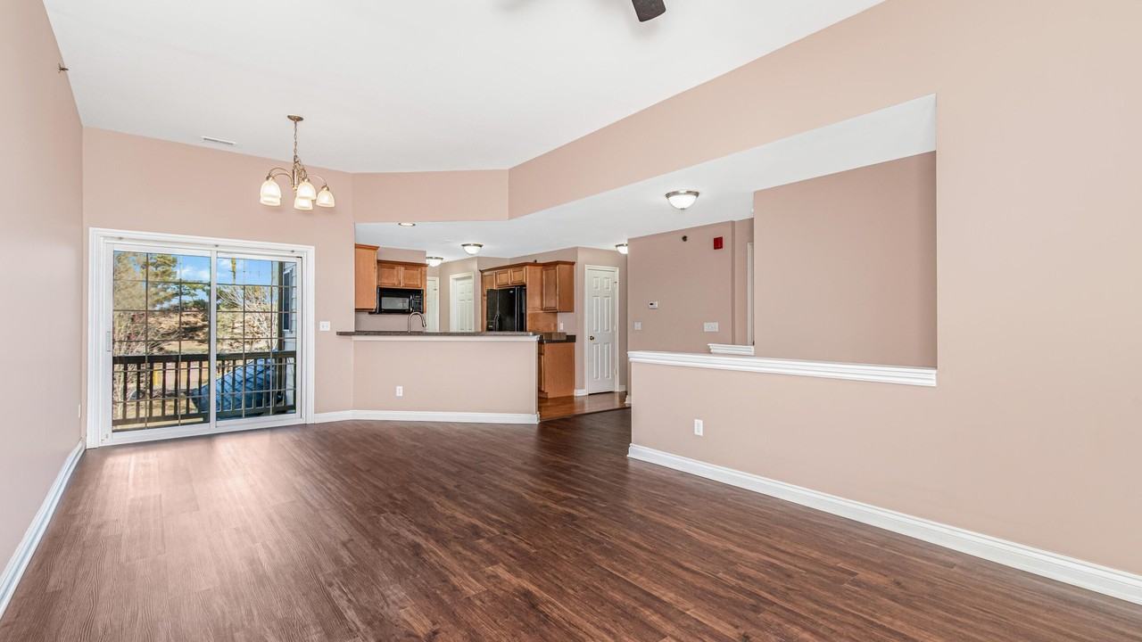 45605 Graystone Ln - Photo 5 of 20