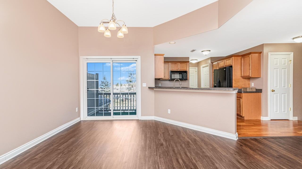 45605 Graystone Ln - Photo 6 of 20