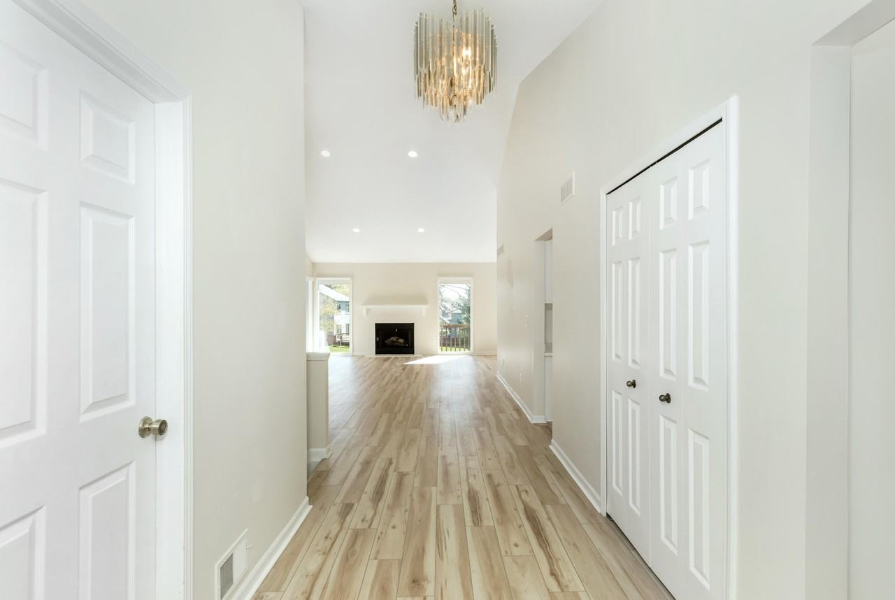 37743 Avon Ln - Photo 3 of 33