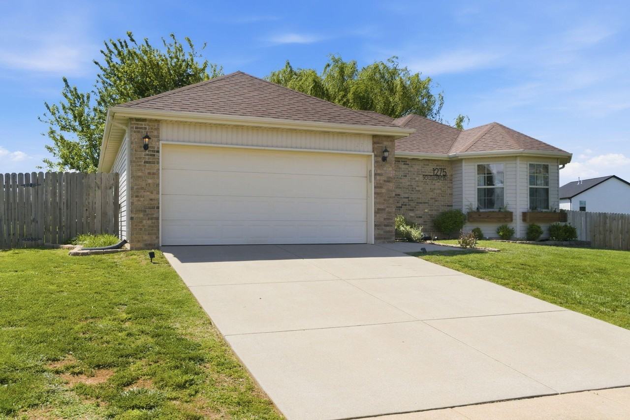 1275 S Jaylin Ave - Photo 2 of 26