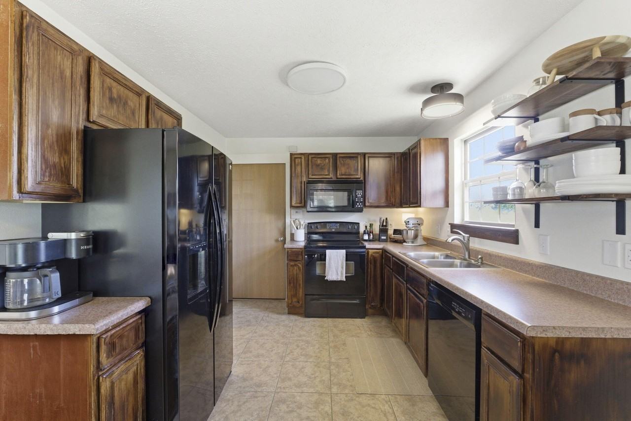 1275 S Jaylin Ave - Photo 7 of 26