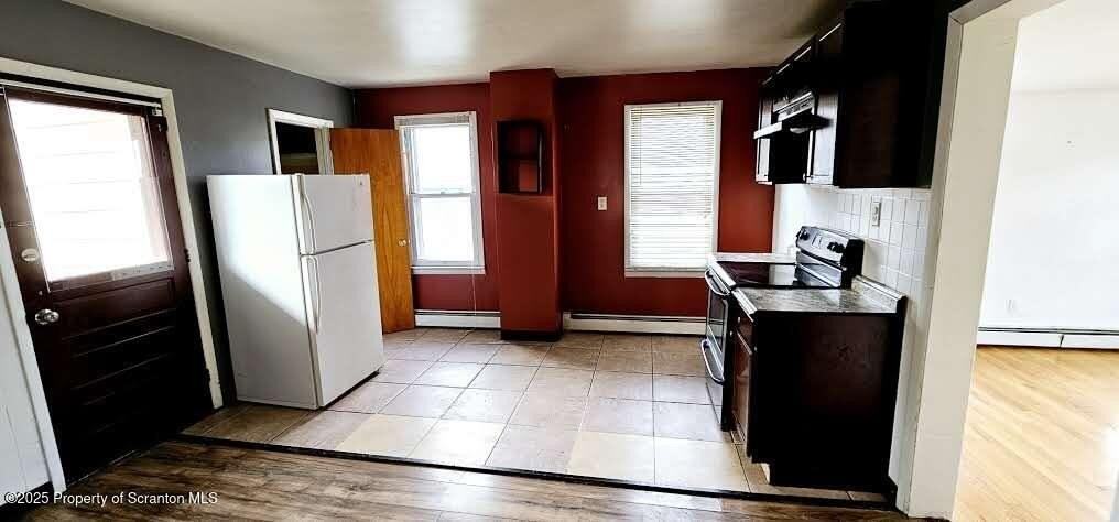 942 E Elm St #2ndFL - Photo 2 of 12