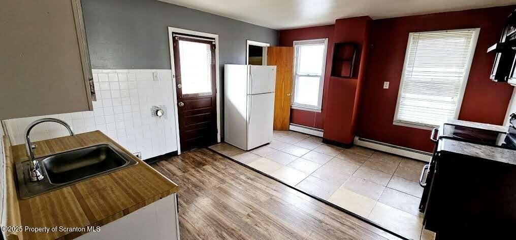 942 E Elm St #2ndFL - Photo 3 of 12