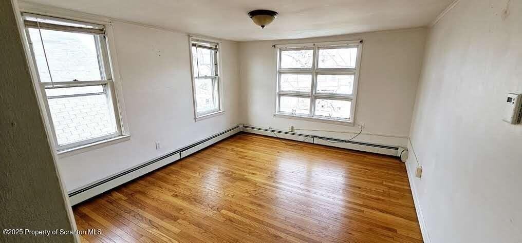 942 E Elm St #2ndFL - Photo 4 of 12
