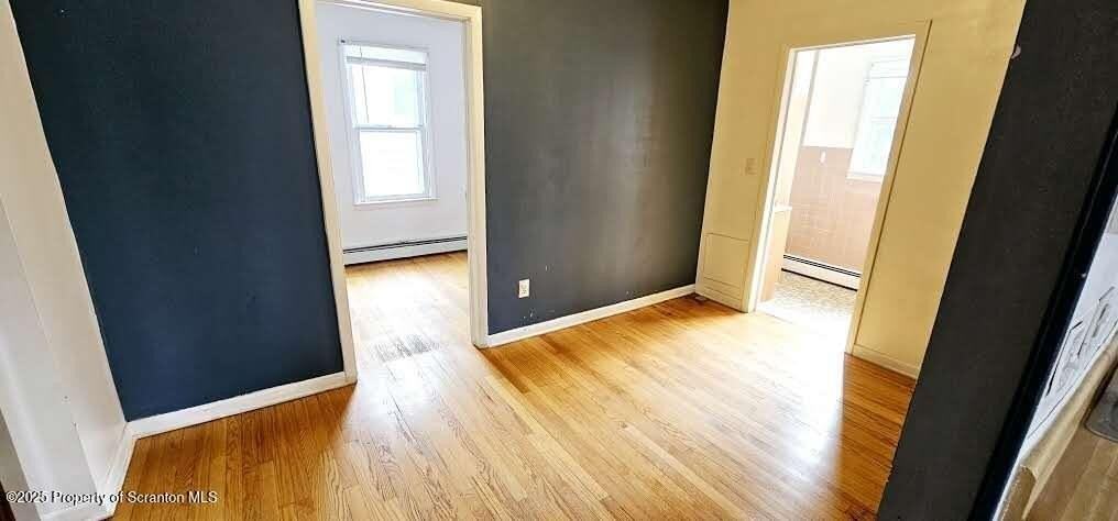 942 E Elm St #2ndFL - Photo 5 of 12