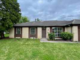 featured image of 825 Sweetbriar Ave