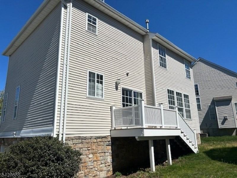240 Winding Hill Dr - Photo 2 of 11