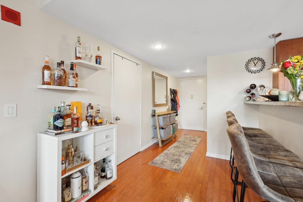 700 Grove St #5P - Photo 2 of 15