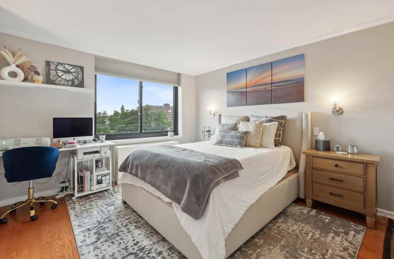 700 Grove St #5P - Photo 7 of 15