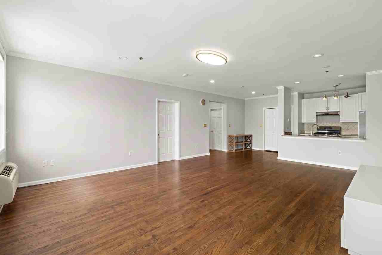 518 Monroe St #4A - Photo 4 of 16