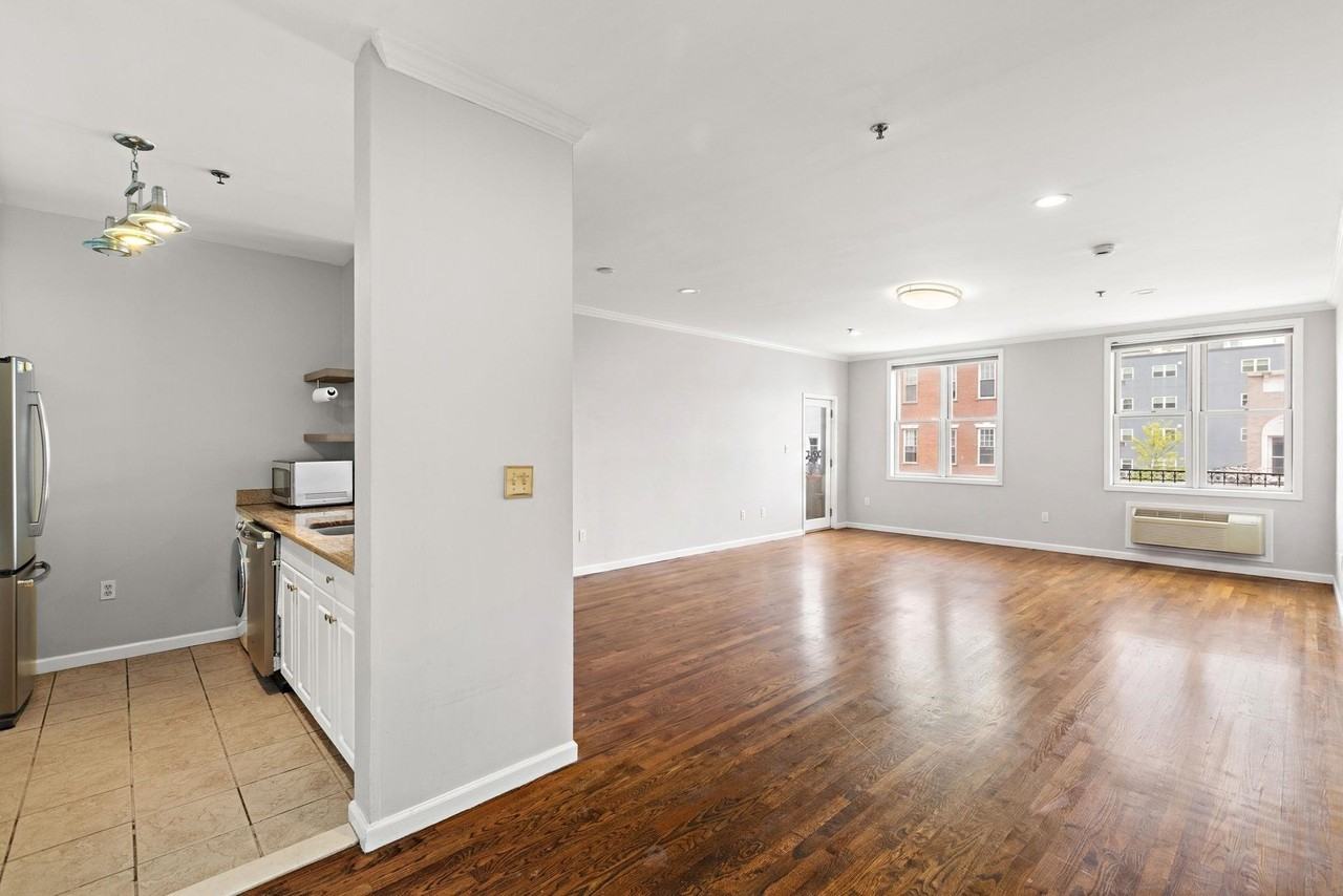 518 Monroe St #4A - Photo 7 of 16