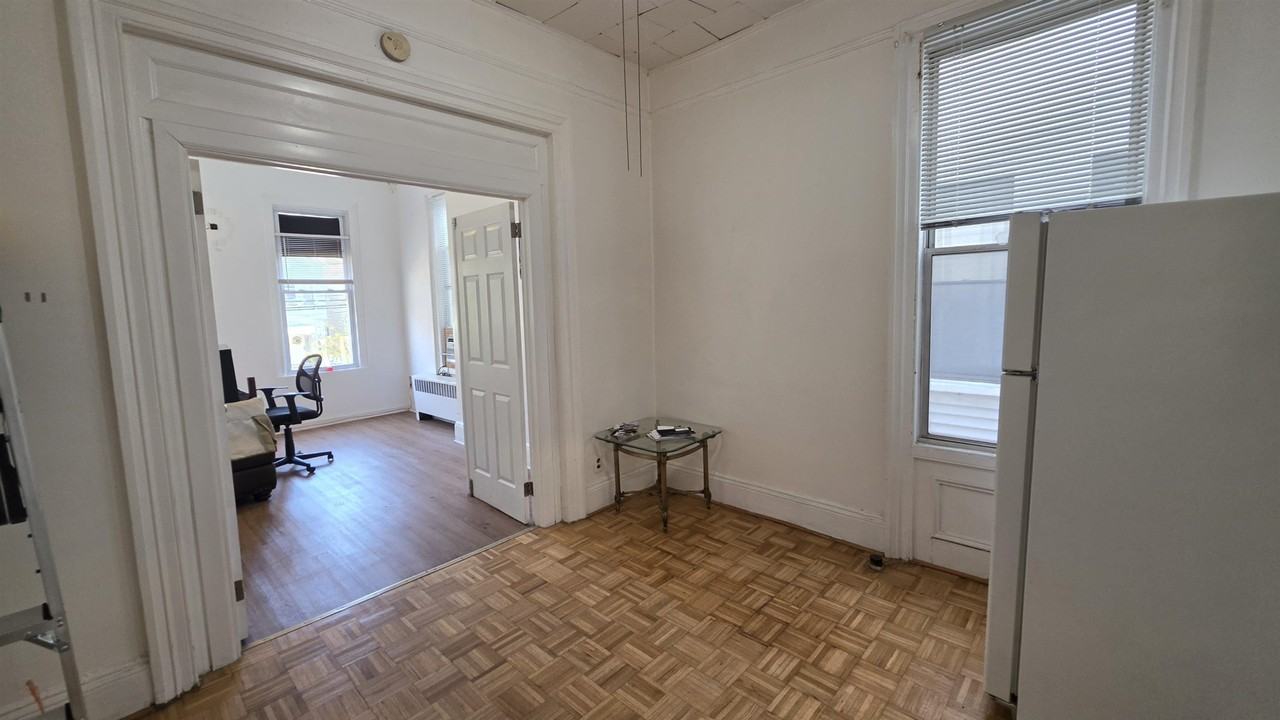 23 Sherman Pl #2 - Photo 6 of 26