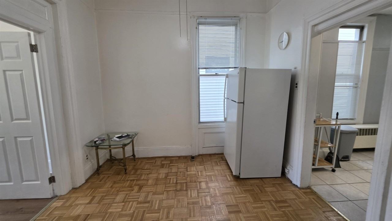 23 Sherman Pl #2 - Photo 7 of 26