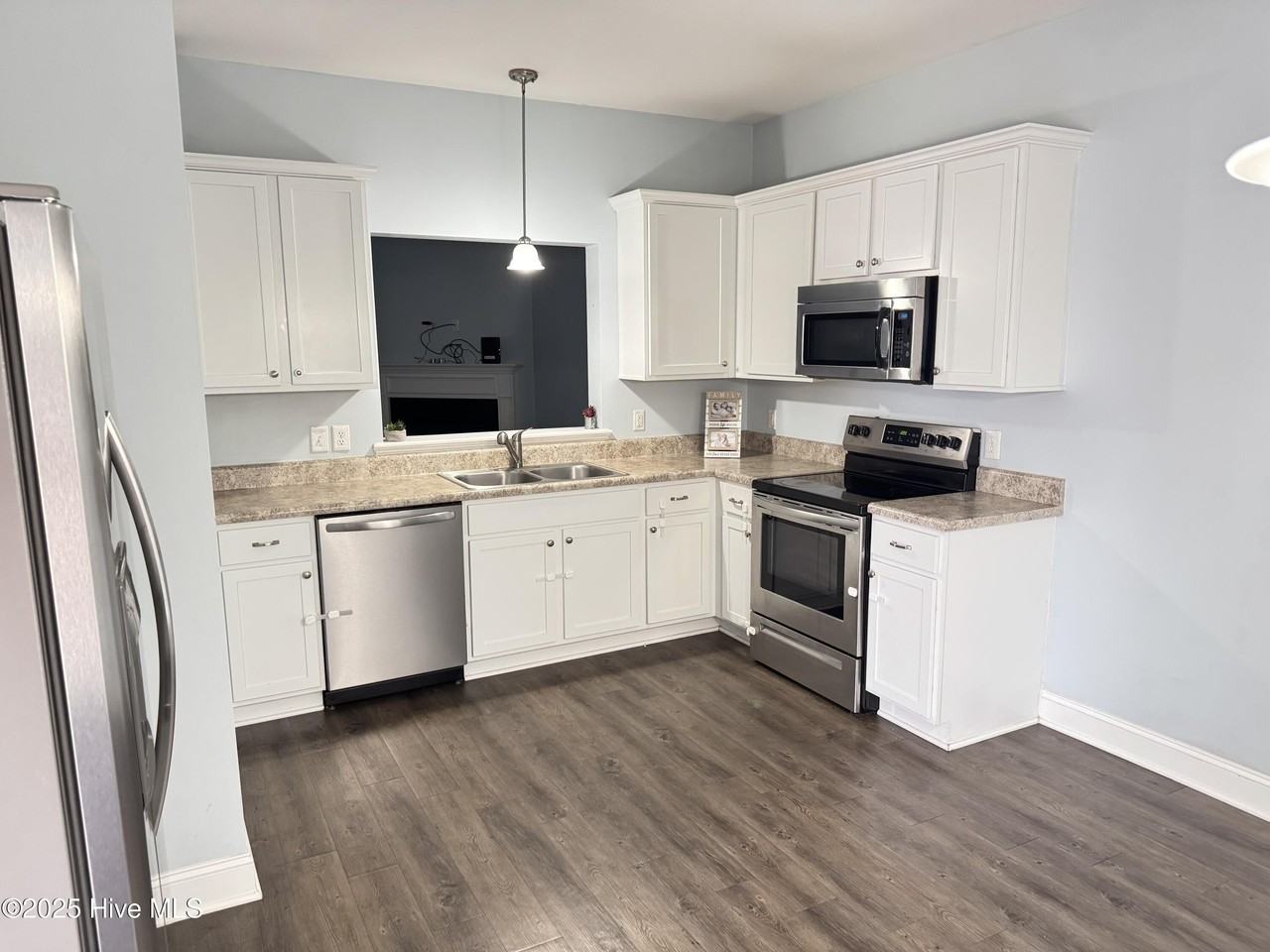 2213 Chavis Dr #B - Photo 4 of 17