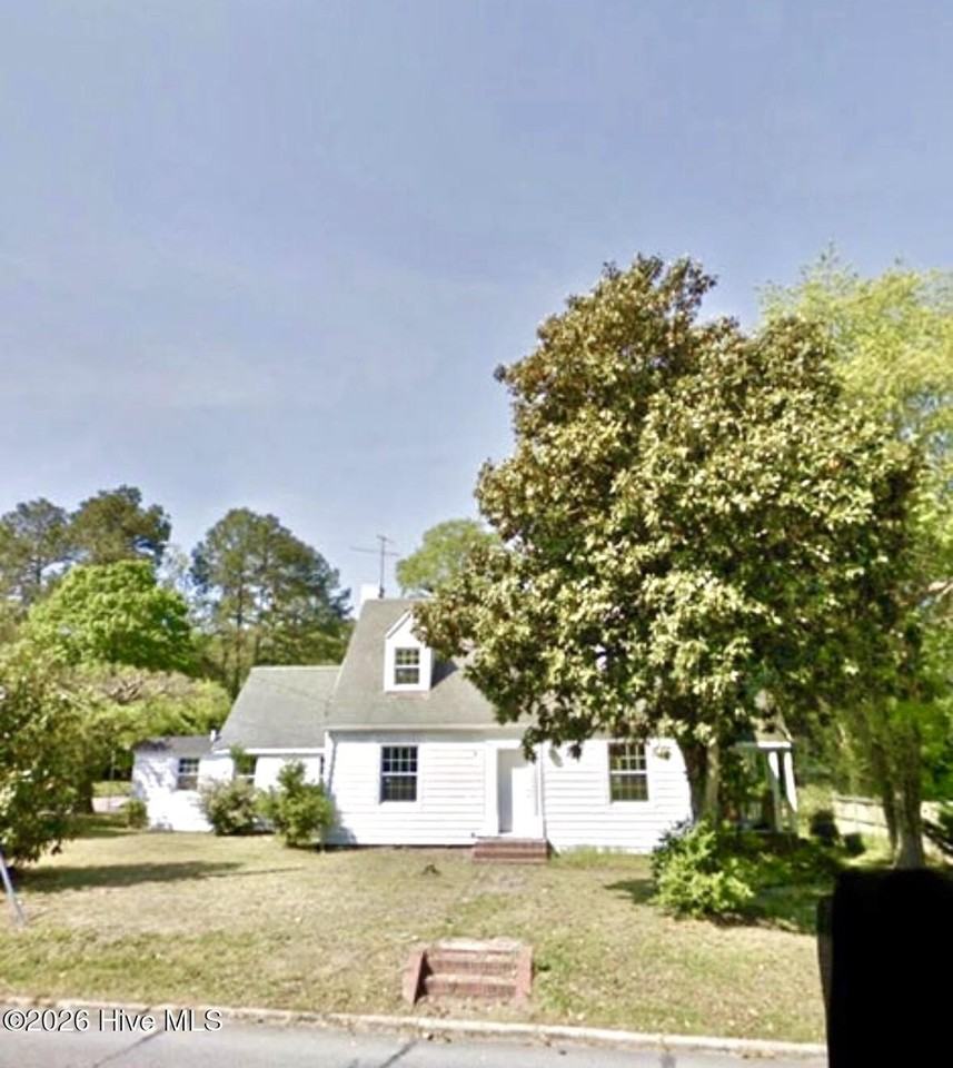 901 Hines St W - Photo 2 of 4
