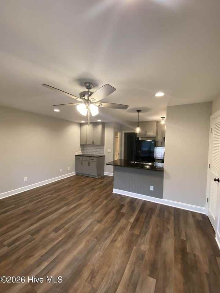 2363 Hurt Dr - Photo 4 of 28