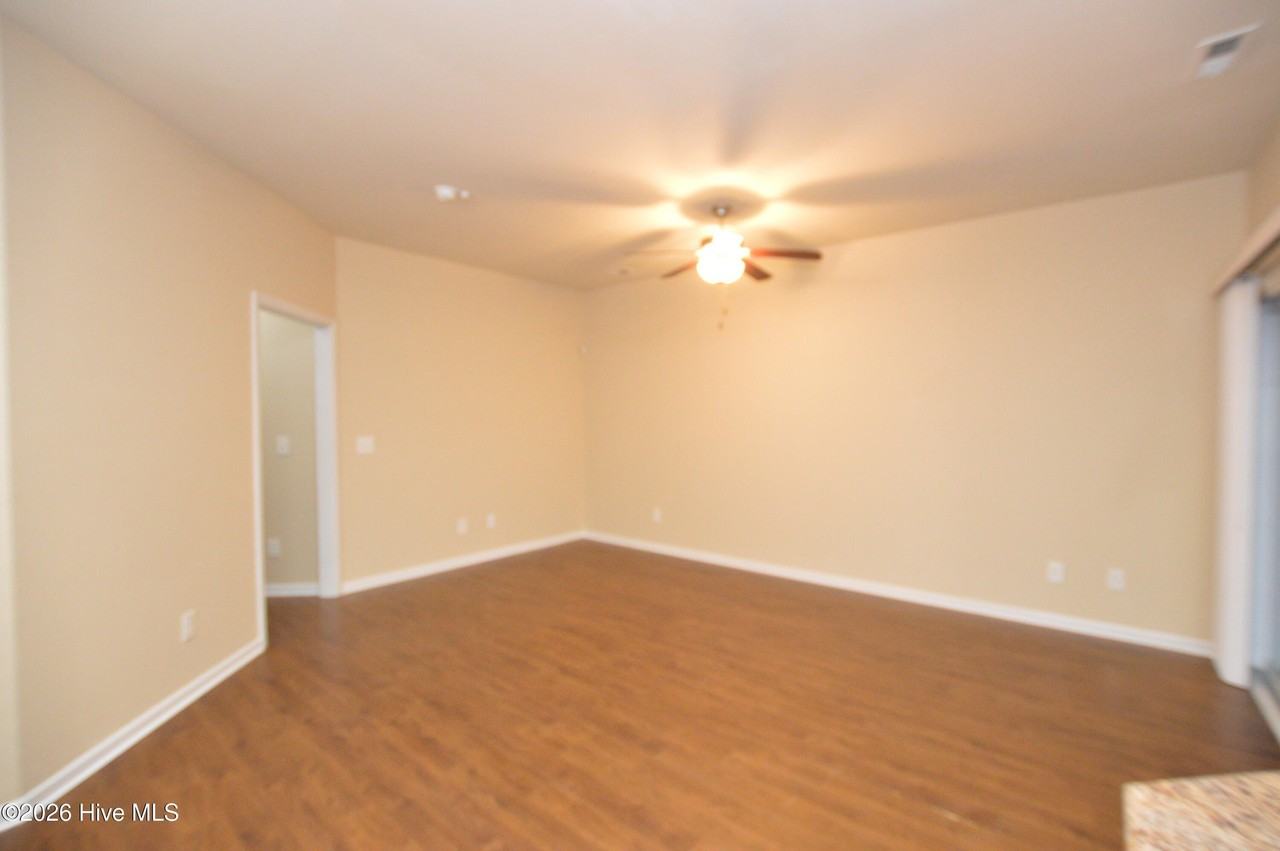 120 Waterstone Ln - Photo 2 of 22
