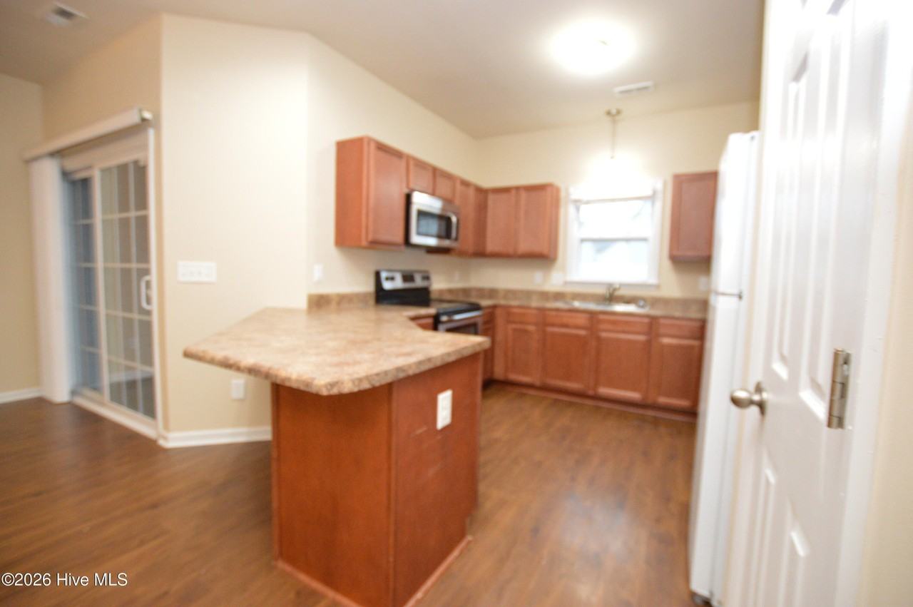 120 Waterstone Ln - Photo 4 of 22
