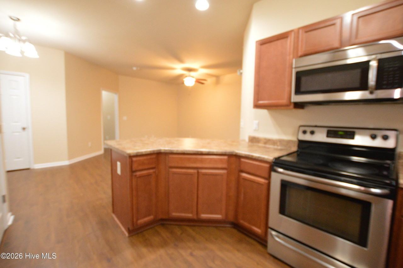 120 Waterstone Ln - Photo 6 of 22