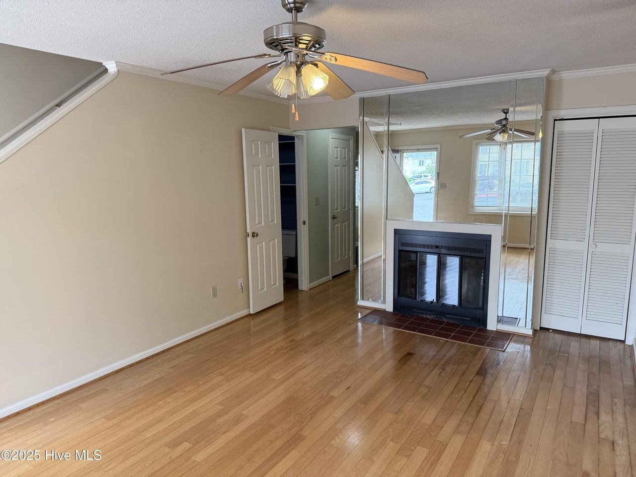 2907 Cedar Creek Rd #E - Photo 3 of 16