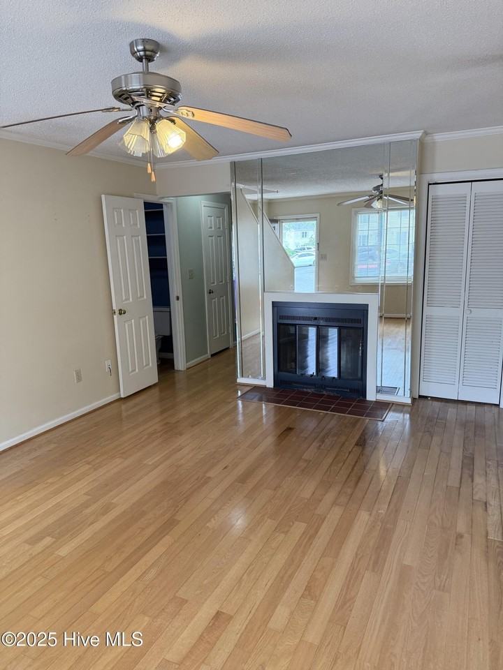 2907 Cedar Creek Rd #E - Photo 4 of 16